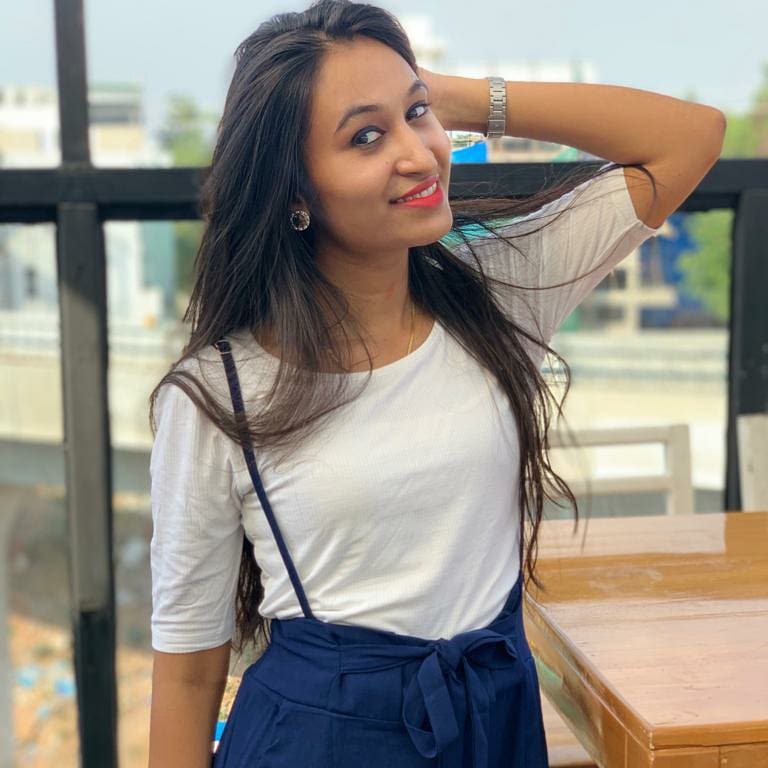 Shivani Bavgi photo 1